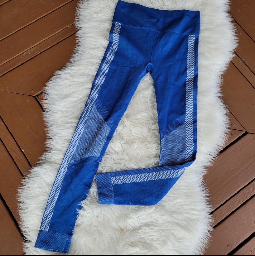 (M) Fabletics leggings!
